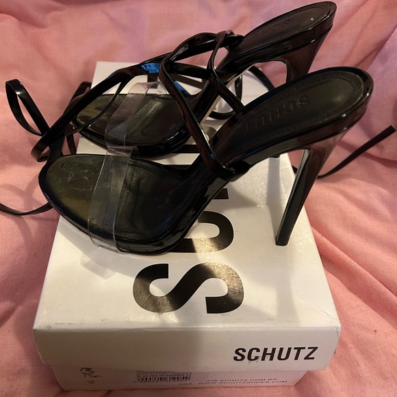 SCHUTZ Cloe Vinyl Sandal - Picture 6 of 10